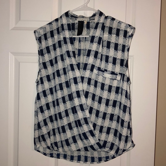 Top - Picture 1 of 4